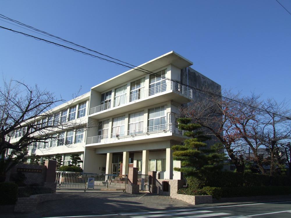 Junior high school. 1080m to the north junior high school