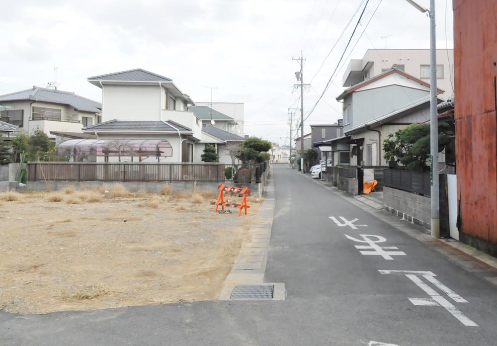 Local land photo. Local south road (December 2013 shooting)