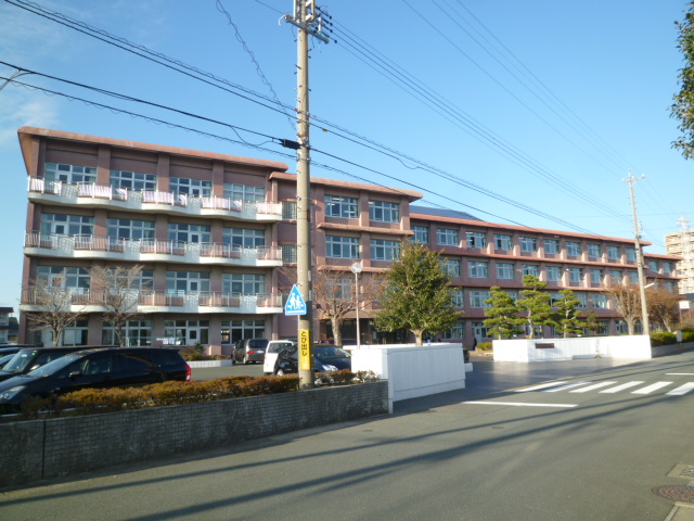 Primary school. Aoi Nishi Elementary School until the (elementary school) 1008m