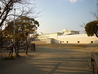 Primary school. 867m to the Hamamatsu Municipal Maisaka elementary school (elementary school)
