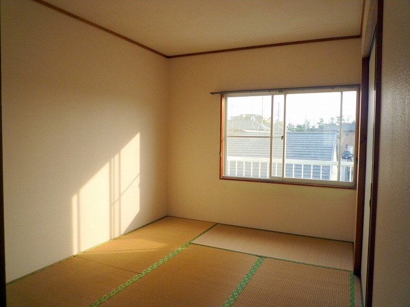 Other room space. Two-sided lighting Japanese-style room ☆