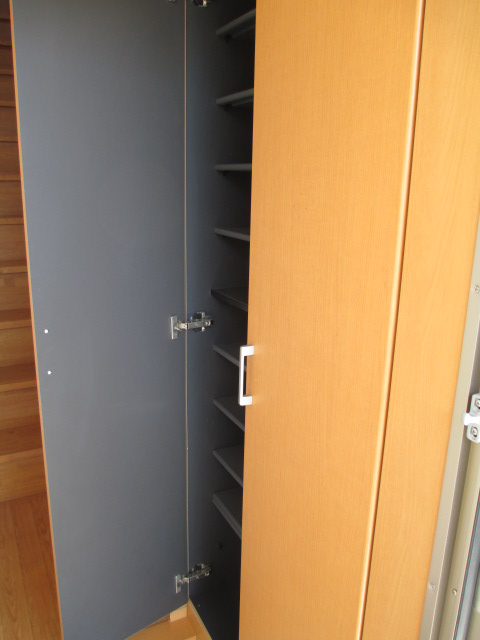 Entrance. Cupboard