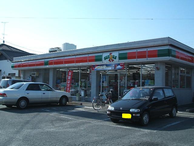 Convenience store. Thanks Enshu Toyoda store up (convenience store) 933m