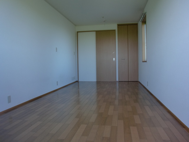Living and room. Western-style 9 Pledge