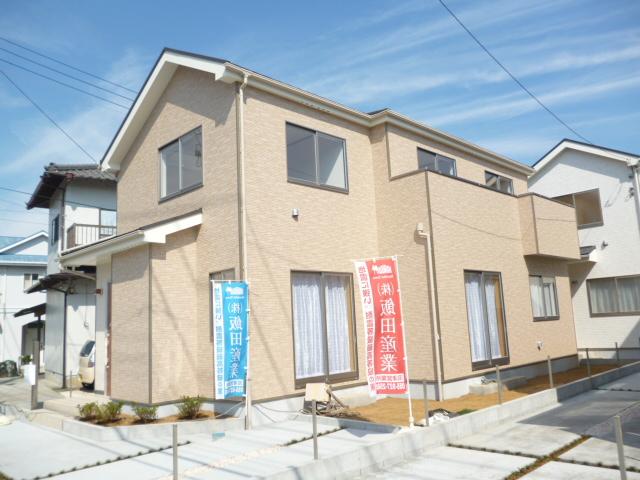 Local appearance photo. A Building