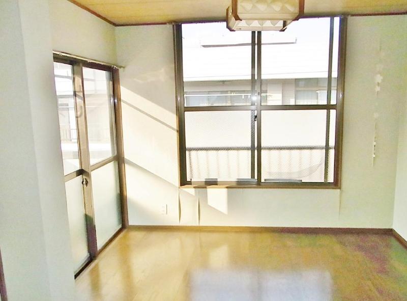 Living and room. Bright living room with large windows