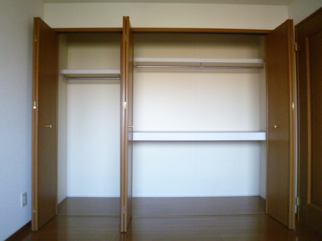 Receipt. Storage of Northern chamber 6.2 Pledge