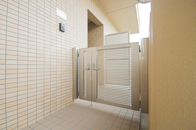 Entrance. Entrance porch