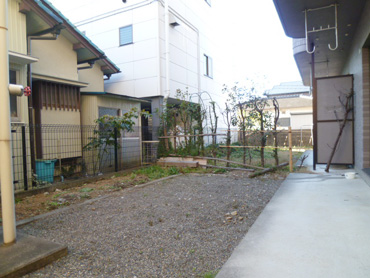 Garden. Private garden. There ample children play.