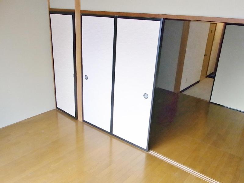 Living and room. 12 Pledge of Western-style by removing the sliding door