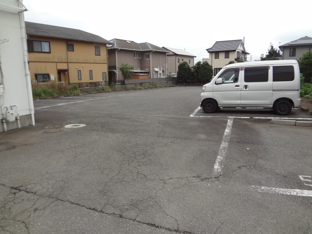 Parking lot. Ample parking!