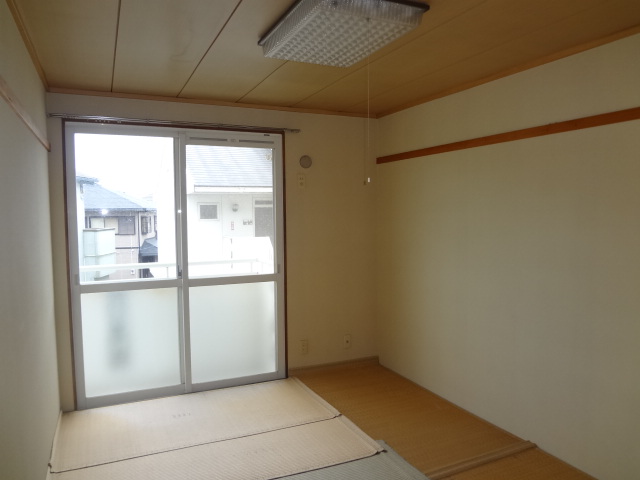 Other room space. Japanese-style room 6 quires!