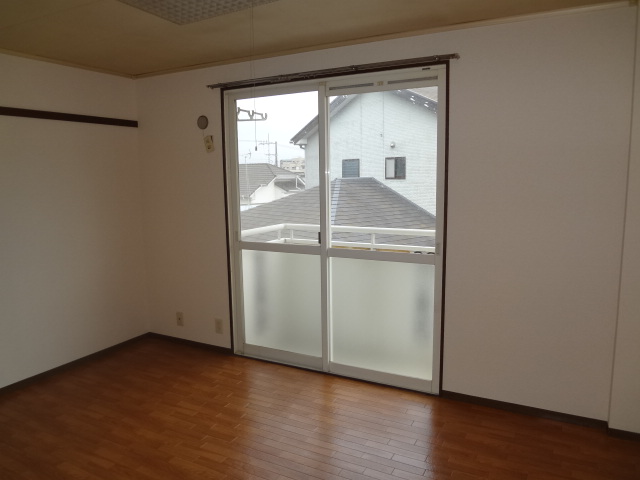 Living and room. Western-style 6 Pledge!