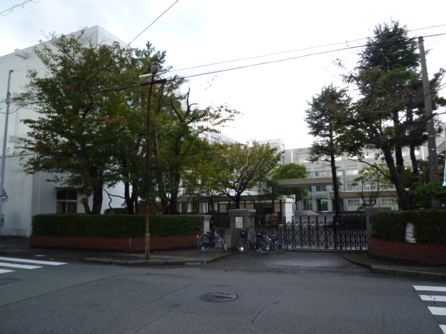 Primary school. 764m to Numazu Ryugai North Elementary School (elementary school)