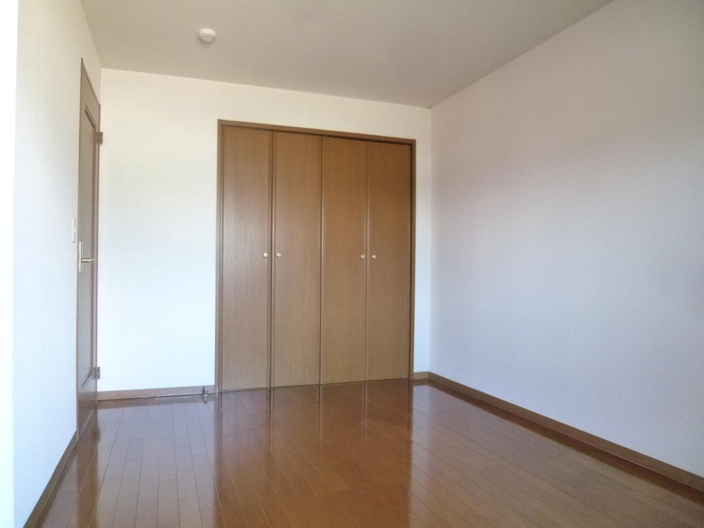 Other room space. Northern chamber 6 Pledge