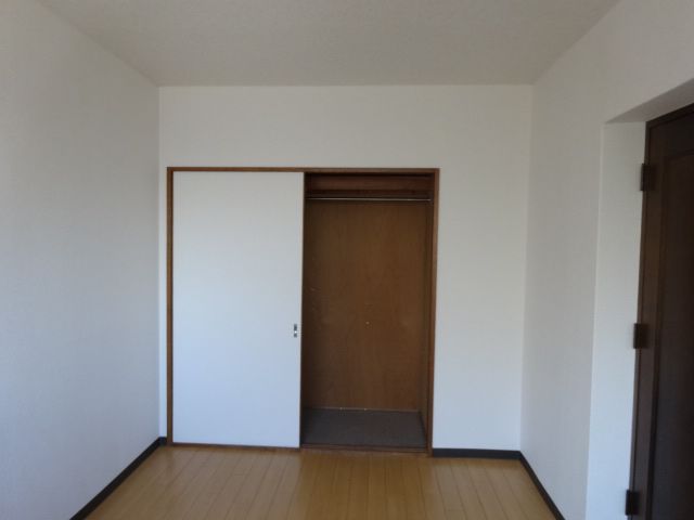 Living and room. A height storage