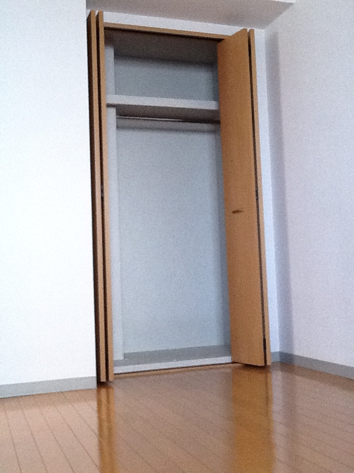 Receipt. North Western-style housing