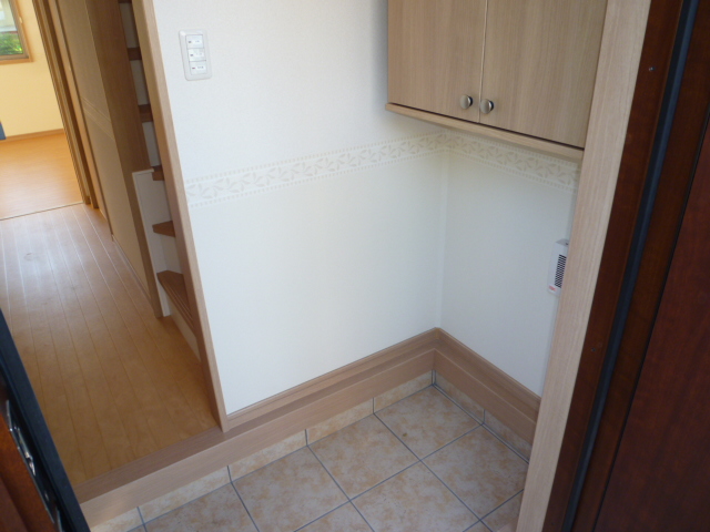 Entrance. It is a photograph of the same type