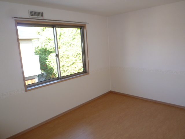 Other room space. It is a photograph of the same type