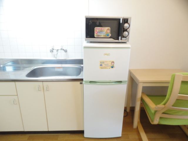 Other Equipment. refrigerator, Range is also equipped
