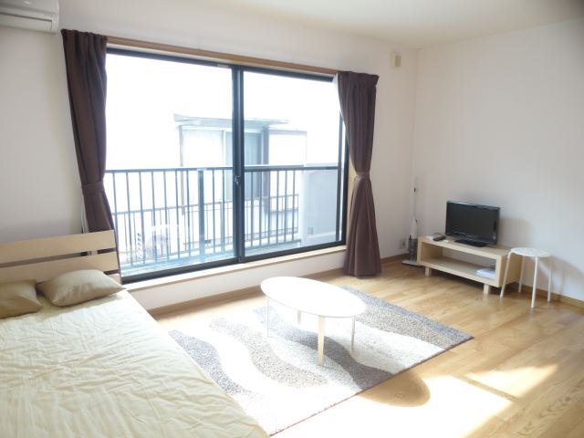 Living and room. Furnished Home Appliances! !