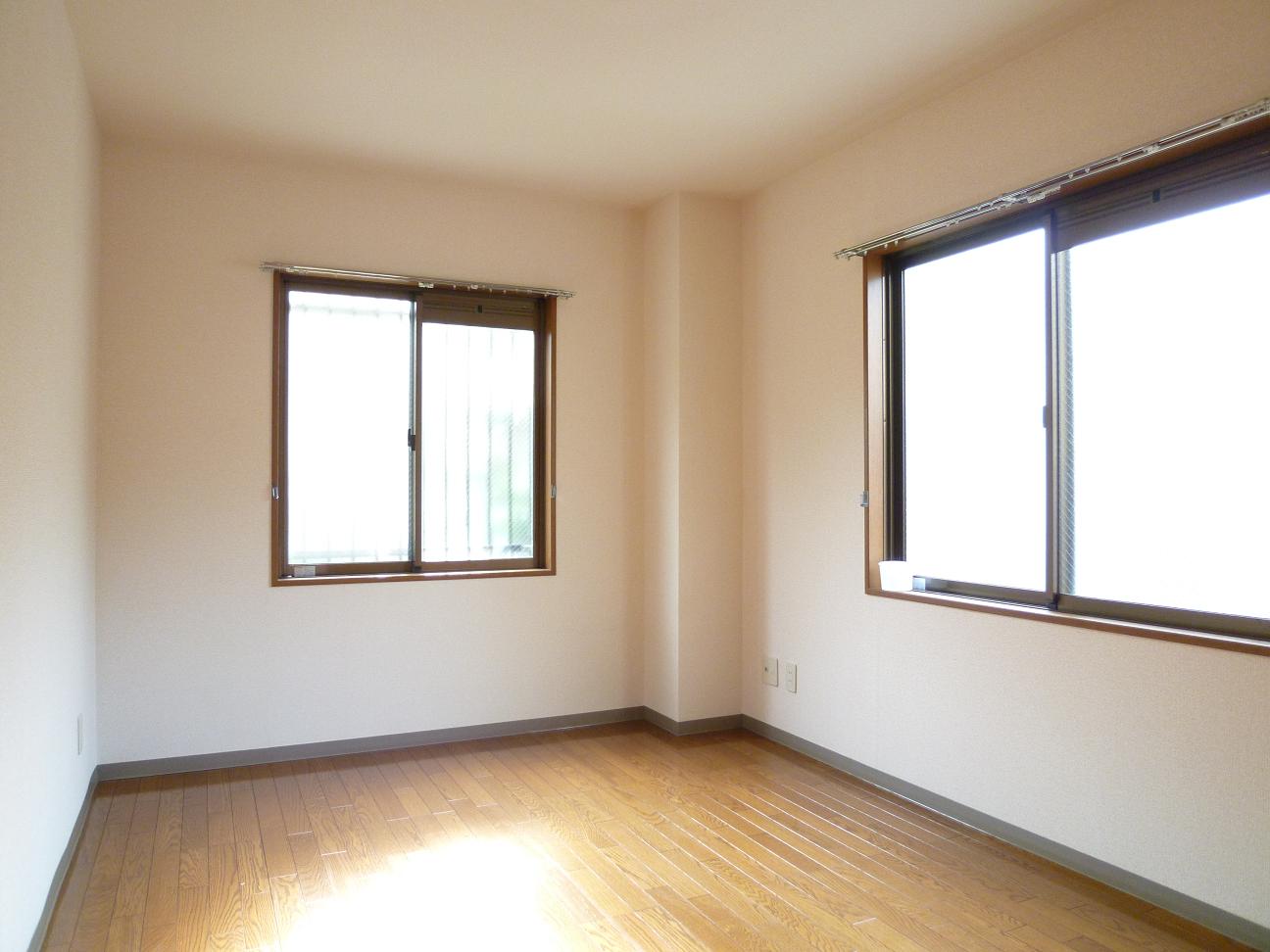 Other room space. North Western-style 6.0 Pledge