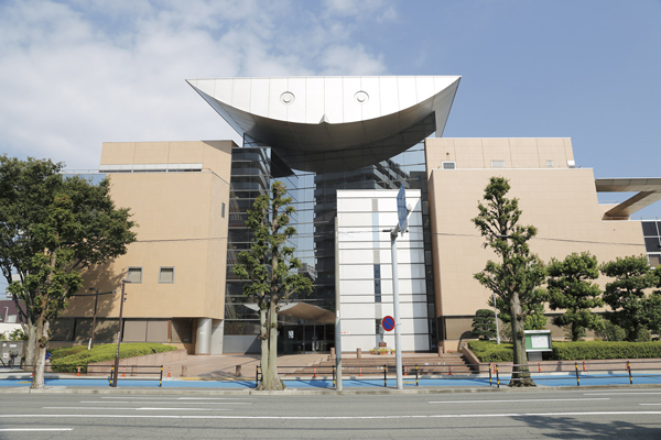 Surrounding environment. Numazu City Library (5-minute walk ・ About 370m)