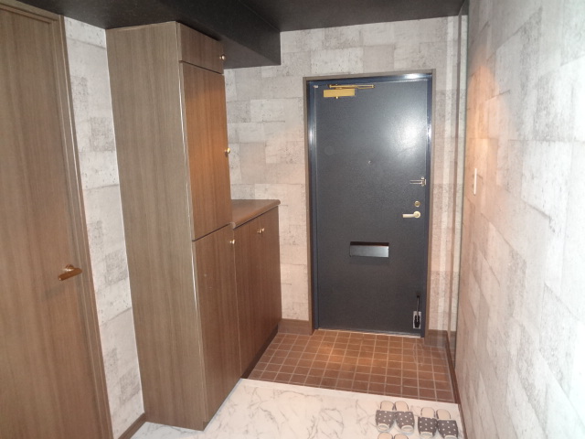 Entrance.  ☆ Widely luxurious entrance ☆