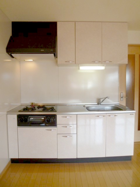 Kitchen. 3-neck with stove grill
