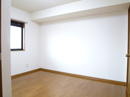 Other room space. North Western-style 5.3 Pledge.