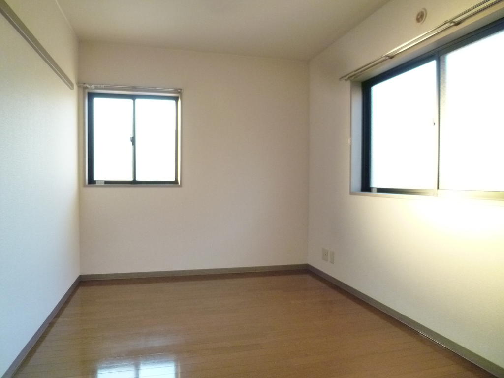 Other room space. Northern chamber 6 Pledge