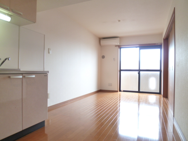 Living and room. LDK10 Pledge