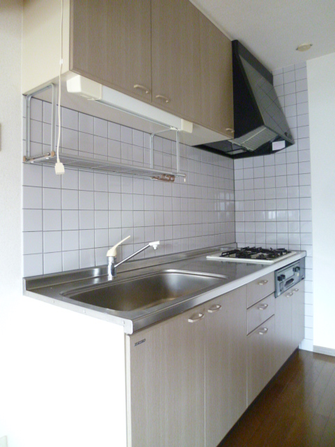 Kitchen. 3-neck with stove grill