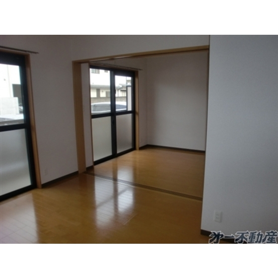 Living and room. Room 1