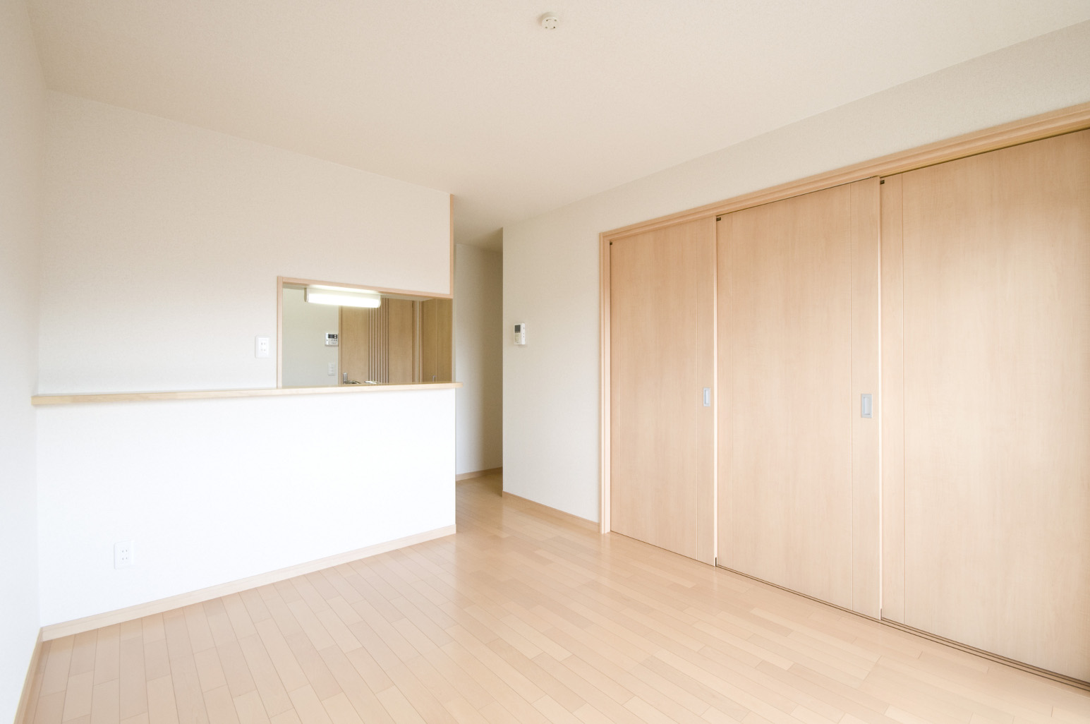 Living and room. A state where the partition (LDK side)