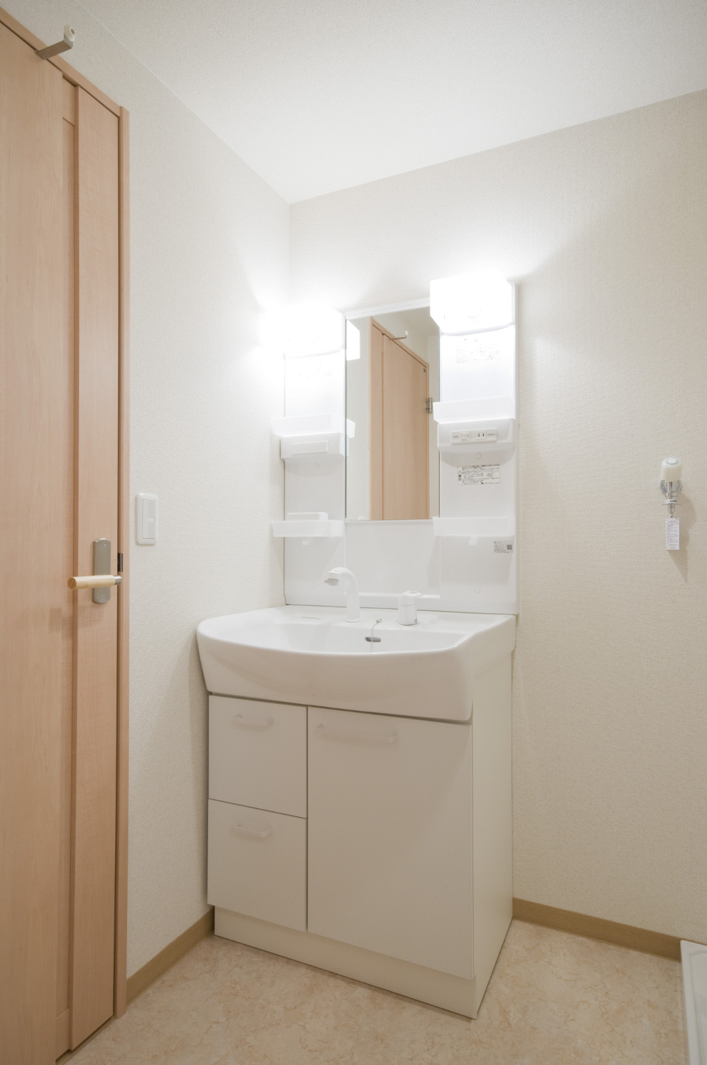 Other Equipment. Shampoo dresser