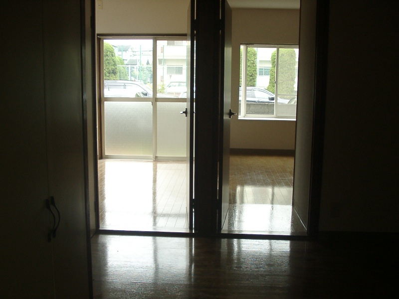 Living and room. Daylighting ・ Ventilation good