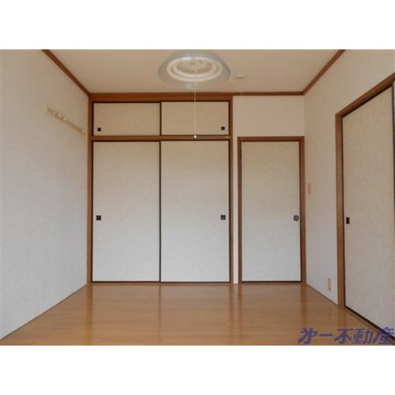Living and room. Room 2