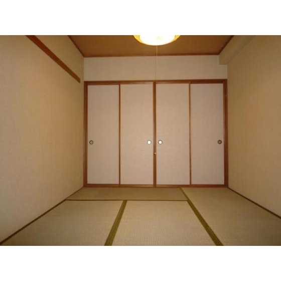 Living and room. Room 1