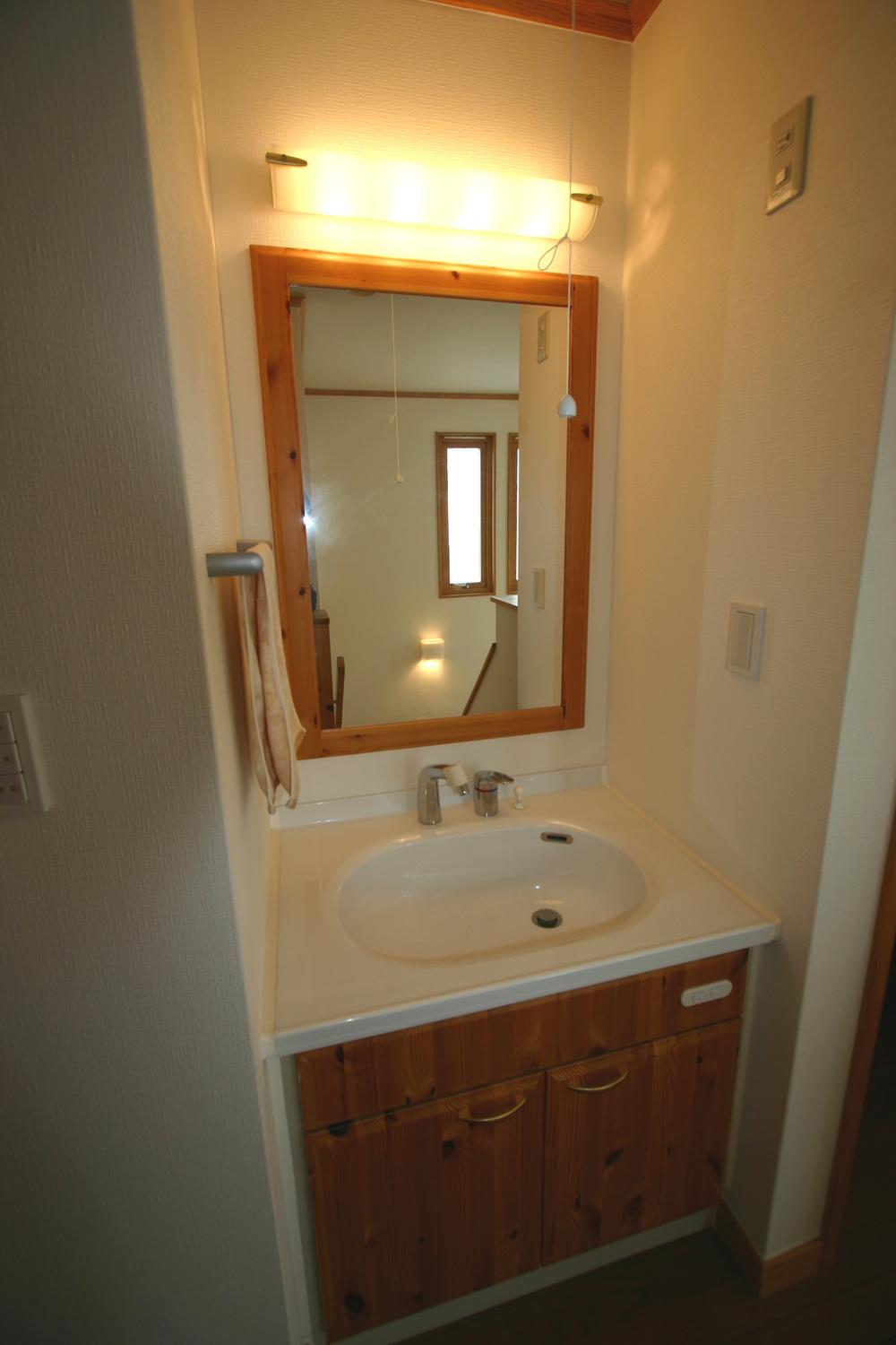 Wash basin, toilet. Indoor (April 2013) Shooting
