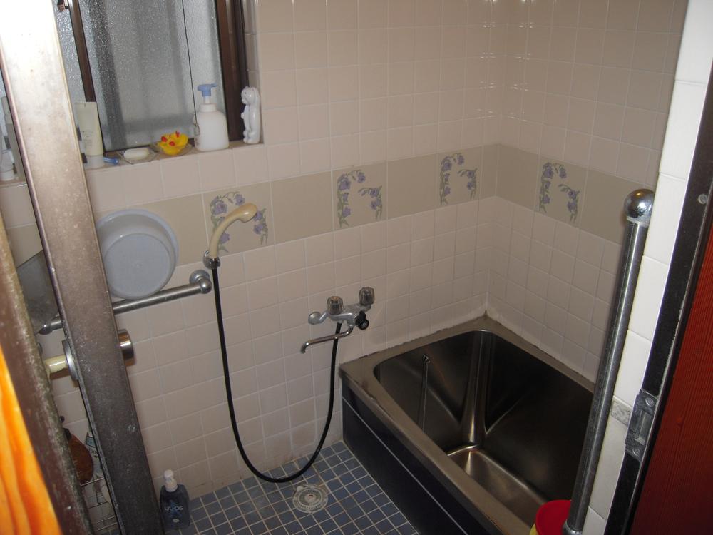 Bathroom. Indoor (June 2013) Shooting