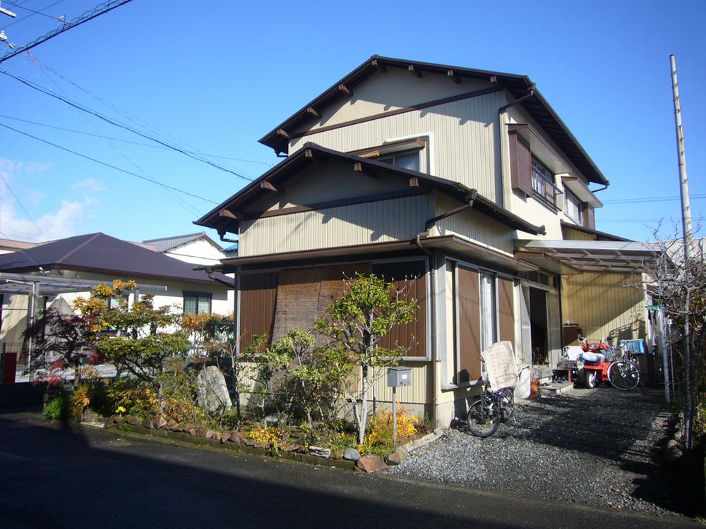 Local appearance photo
