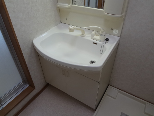 Washroom.  ☆ Convenient Shampoo dresser ☆
