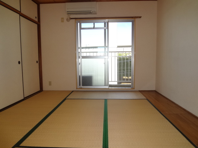 Other room space.  ☆ Japanese-style room 6 Pledge of calm atmosphere ☆