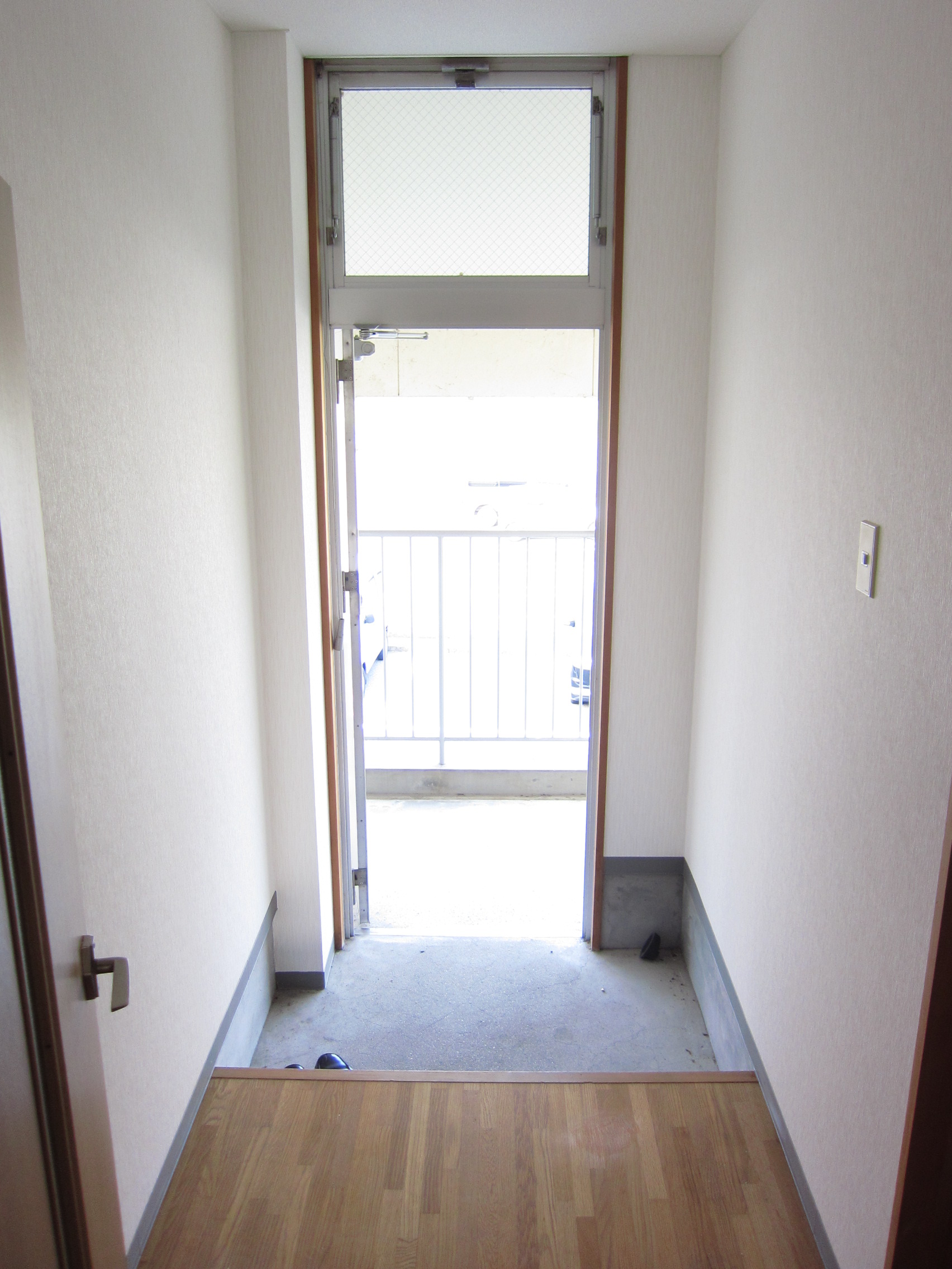 Entrance. It is the entrance that was tapering.