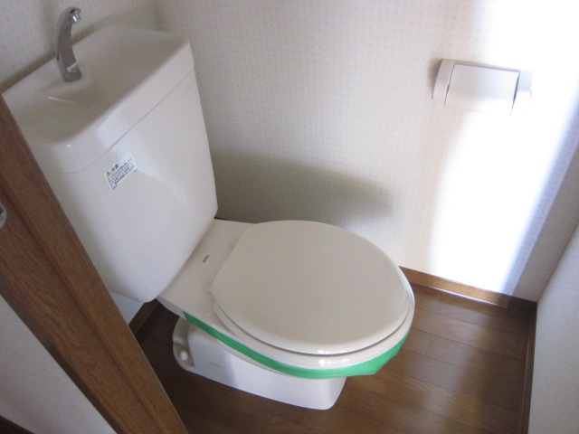 Toilet. This is also a simple structure.