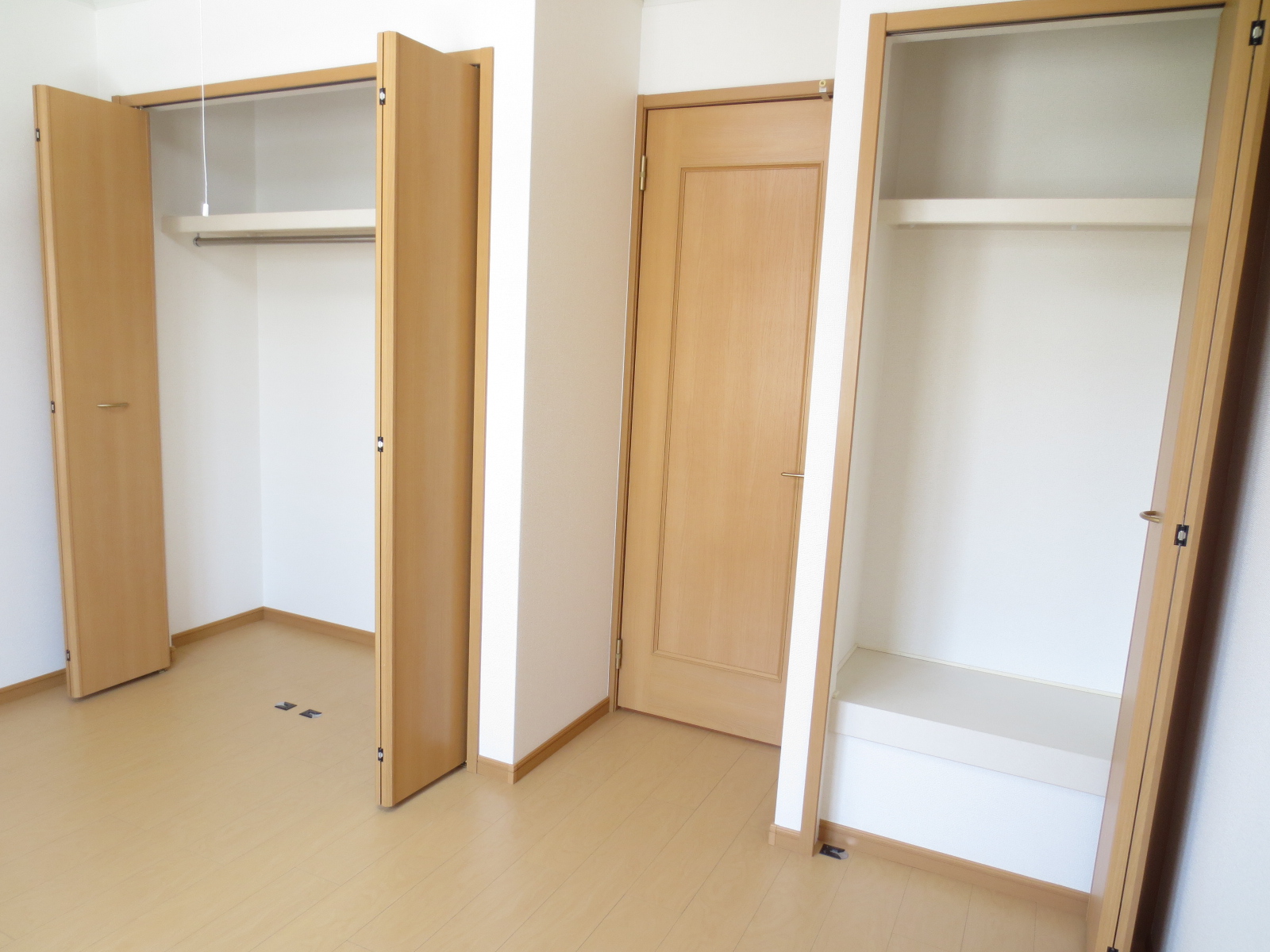 Receipt. Western-style is a closet! I think that it is sufficient capacity even for two people!