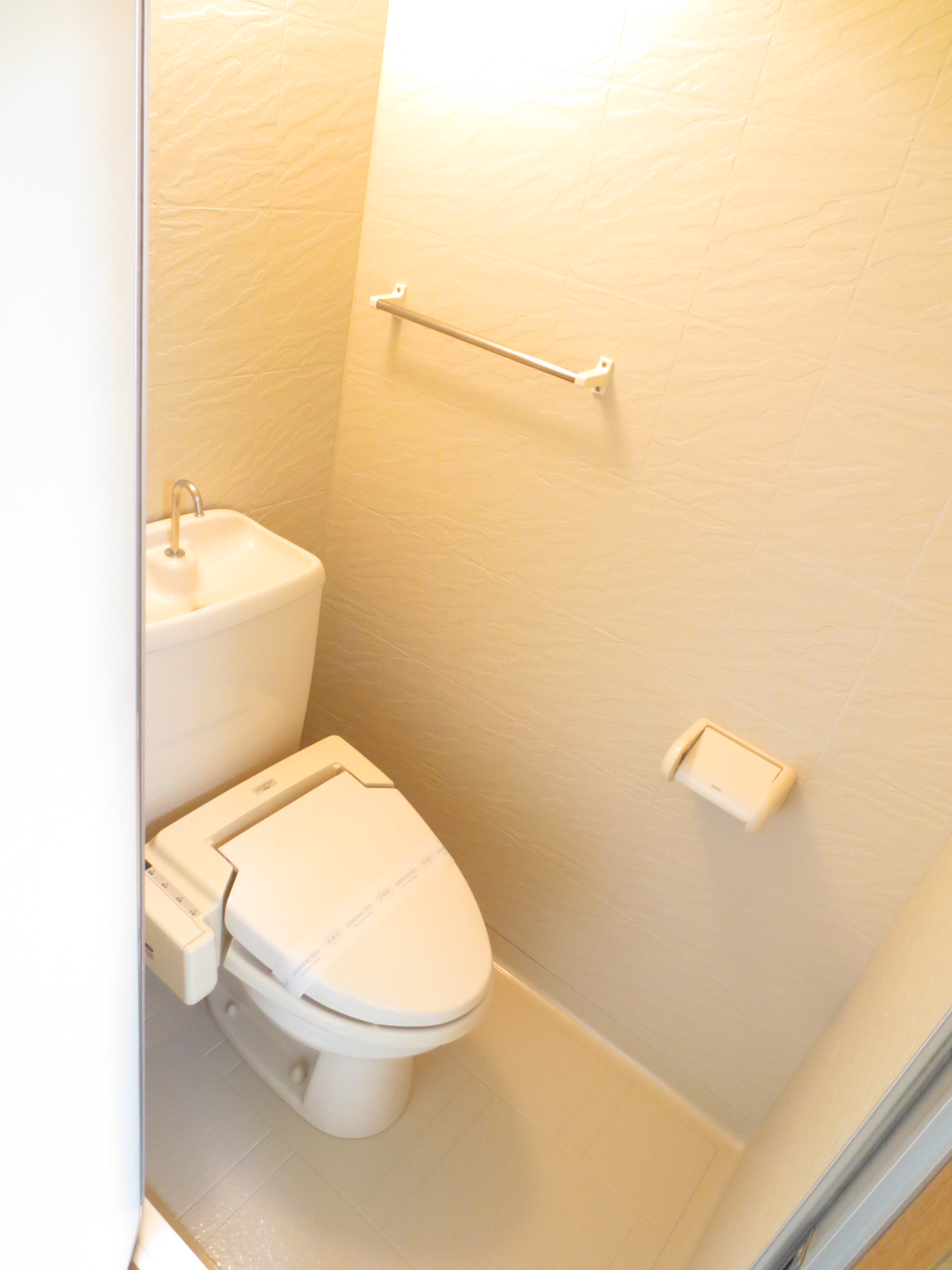 Toilet. bus ・ It is another toilet!