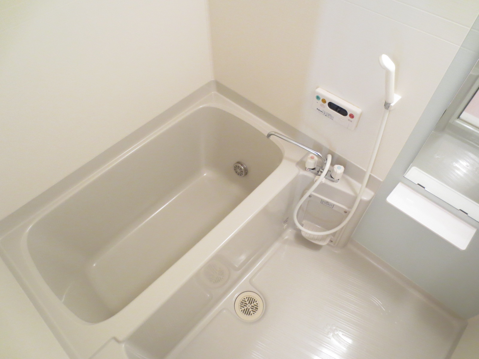 Bath. Bathroom Dryer! Additional heating function! In town!