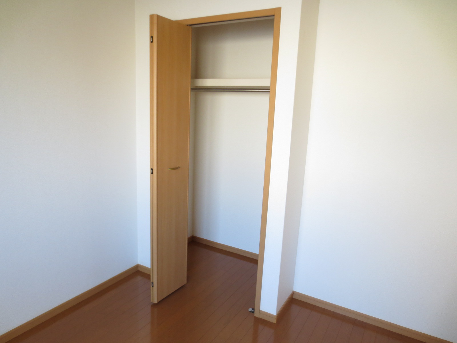 Receipt. Western-style is 6 Pledge closet.